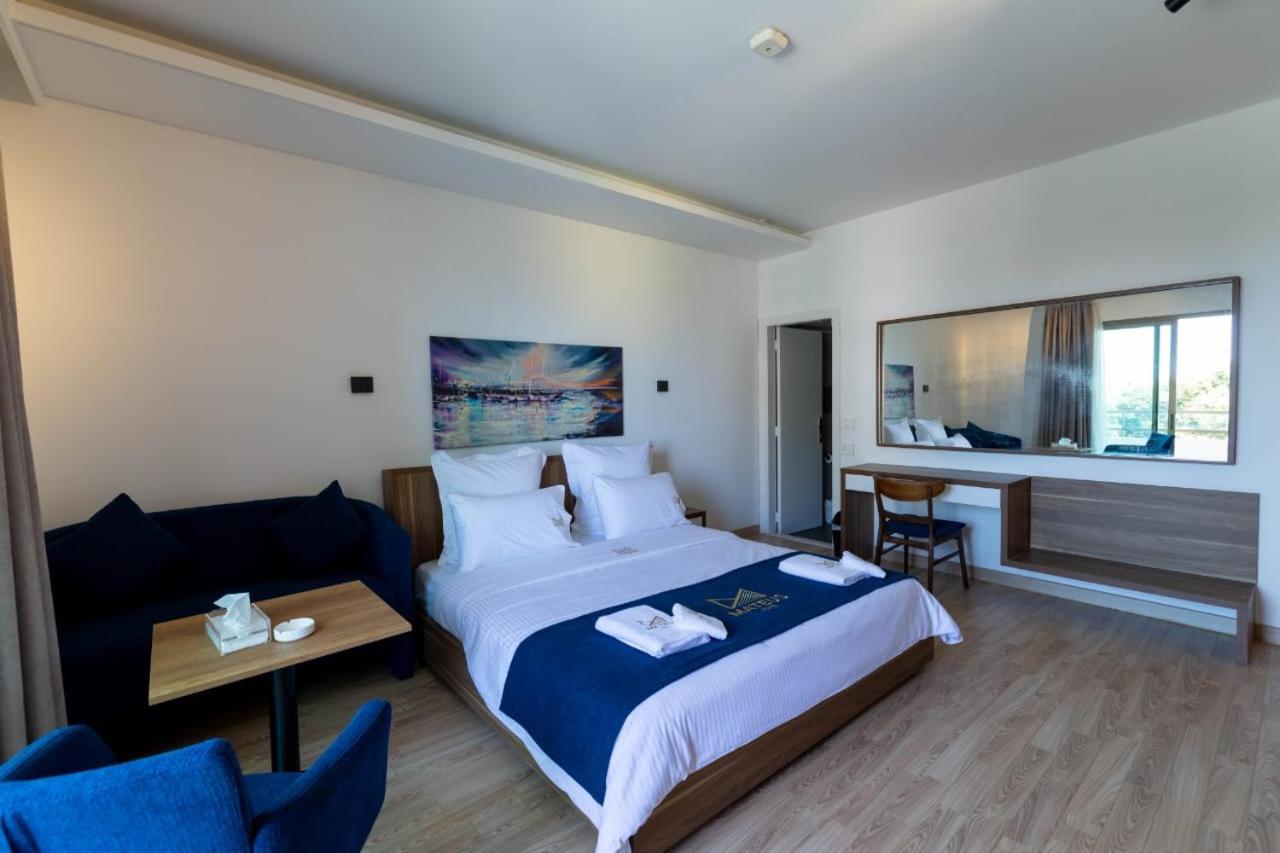 Mateus Hotel & Pool Jounieh Exterior foto